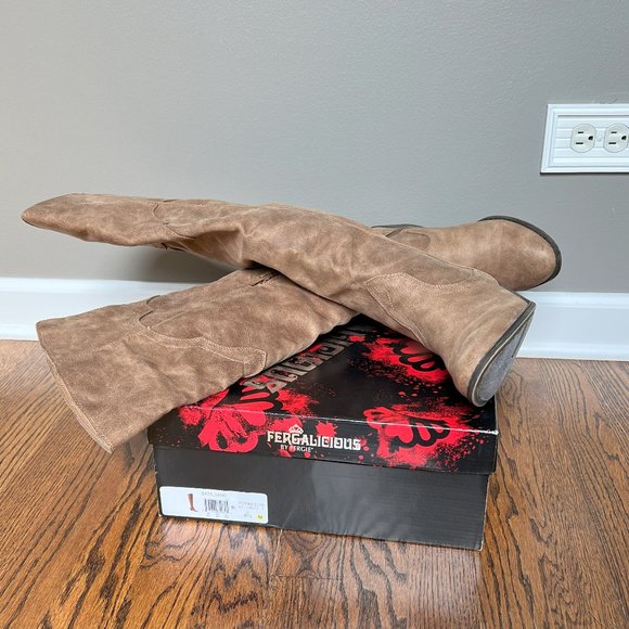 Fergalicious Women's Bata Boot in Sand Size 8.5 - Picture 2 of 8